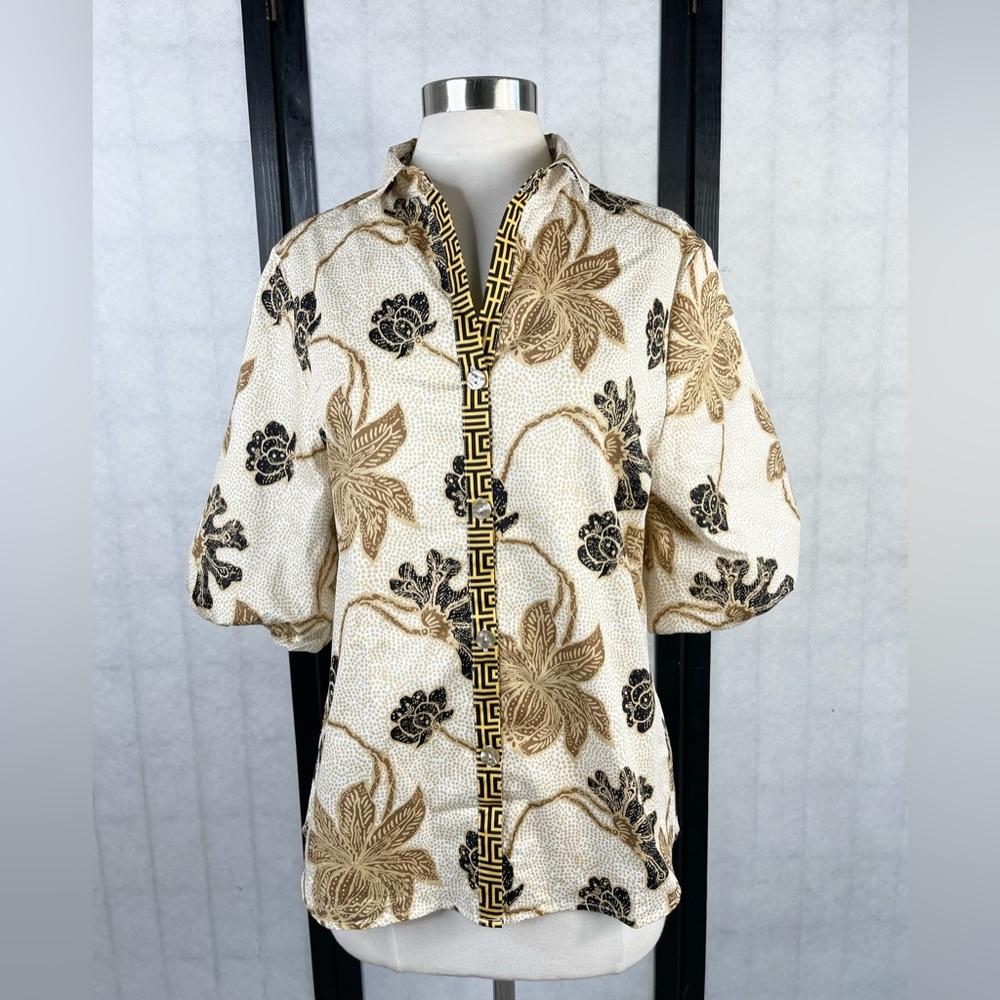 PATTY KIM Men's Casual Shirt with Floral Design in Cream and Brown